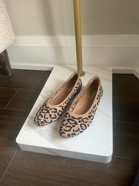 Vivaia Almond-Toe Flats